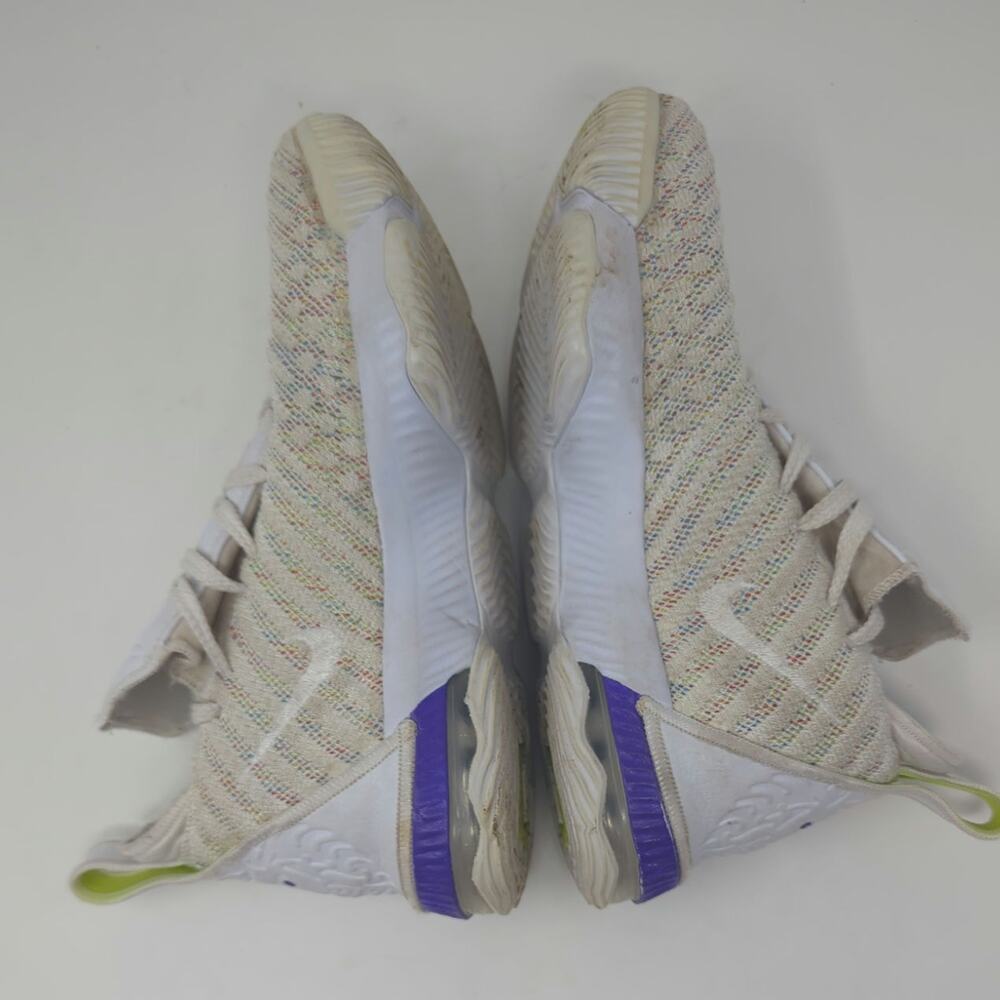 Nike LeBron 16 Buzz Lightyear Volt White Purple Grape Big Kids Size 6 - Picture 6 of 8
